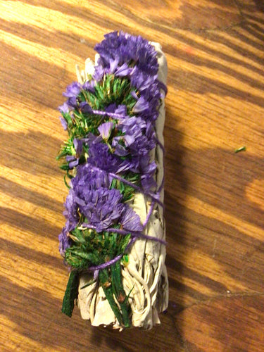 WHITE SAGE AND PURPLE SINUATA SMUDGE WAND